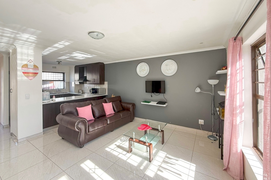 2 Bedroom Property for Sale in Welgelegen Western Cape